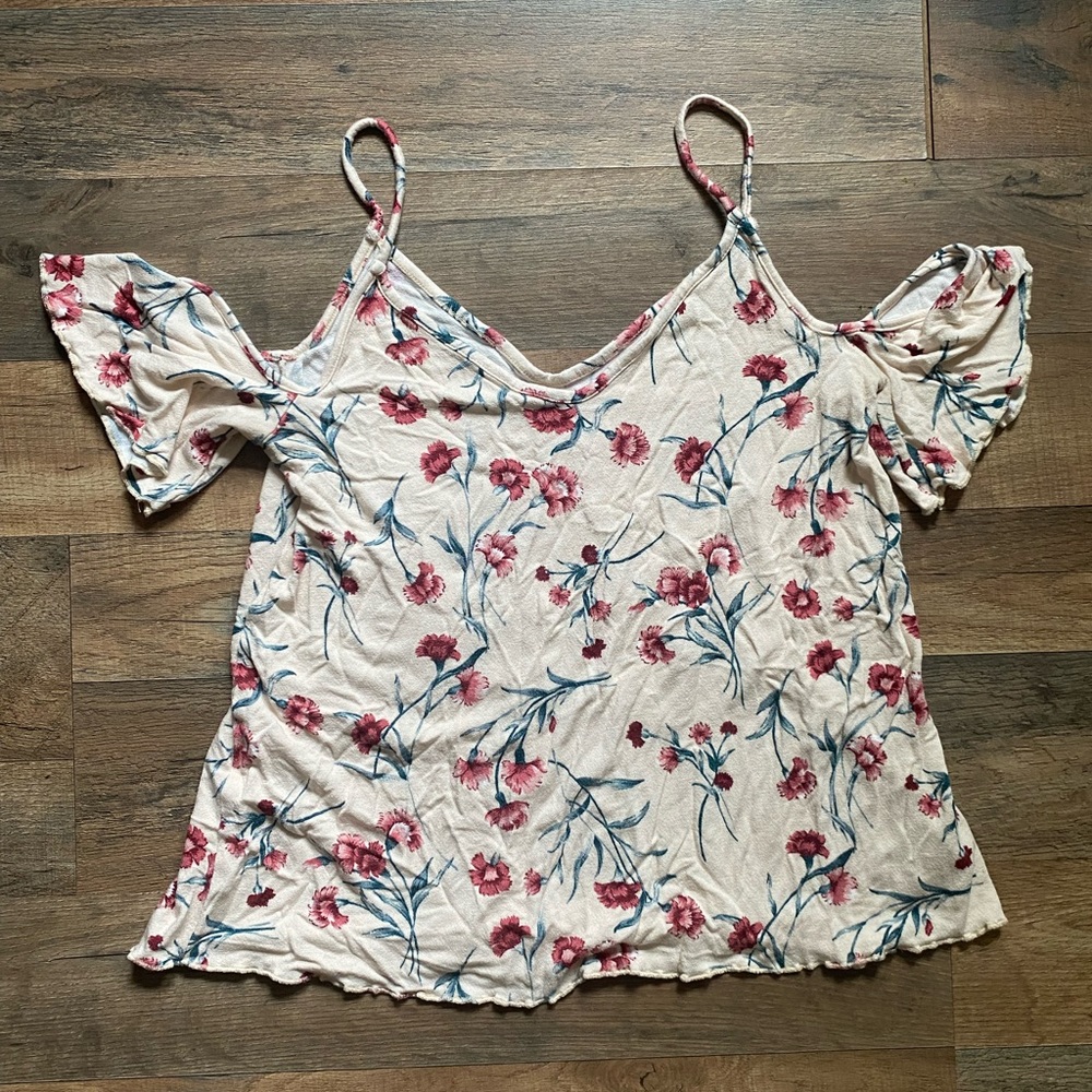 AEO Cold Shoulder Floral Top